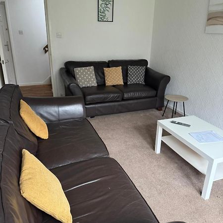 Large 2 Bedroom House Wombridge Buitenkant foto