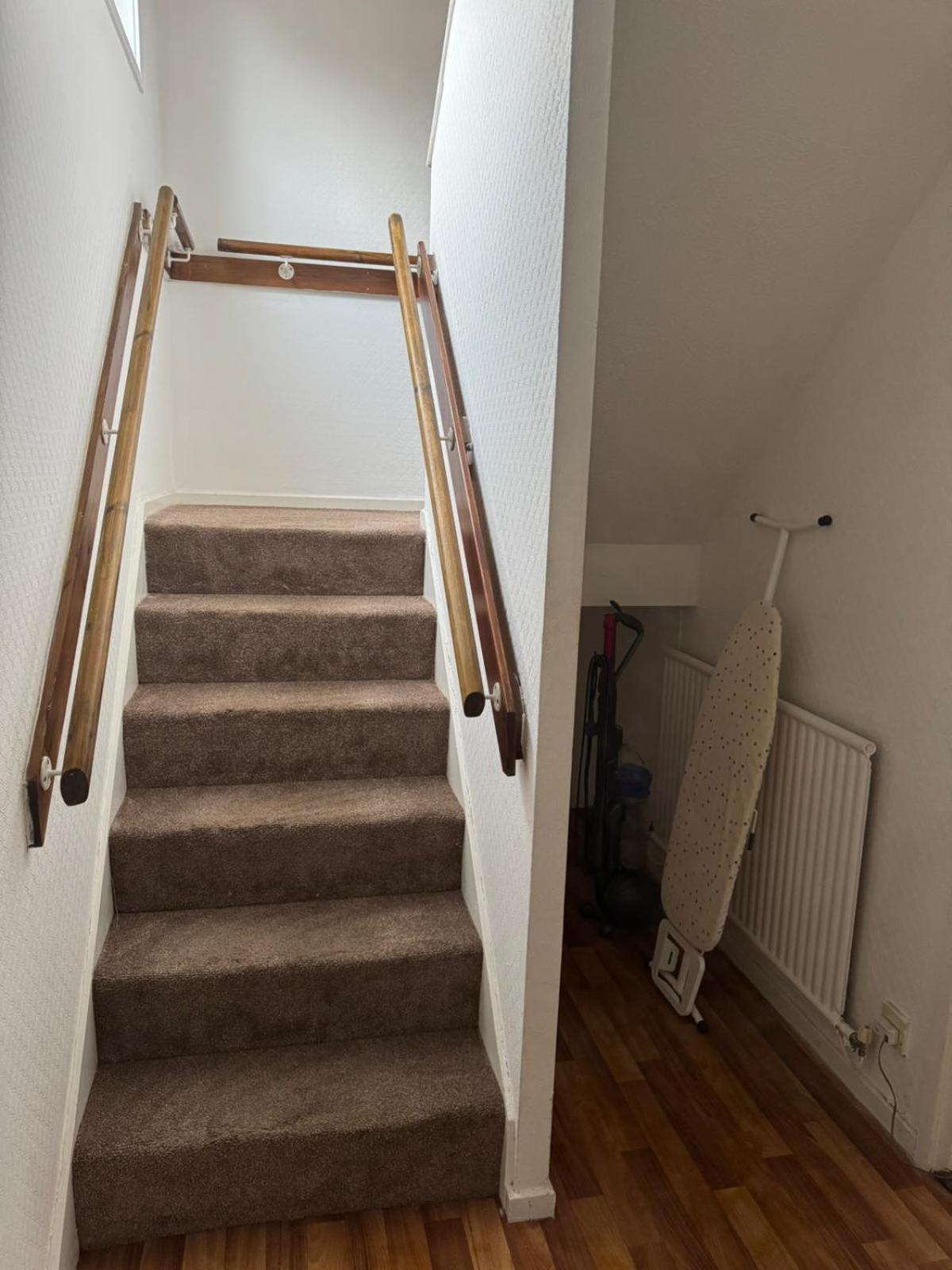 Large 2 Bedroom House Wombridge Buitenkant foto