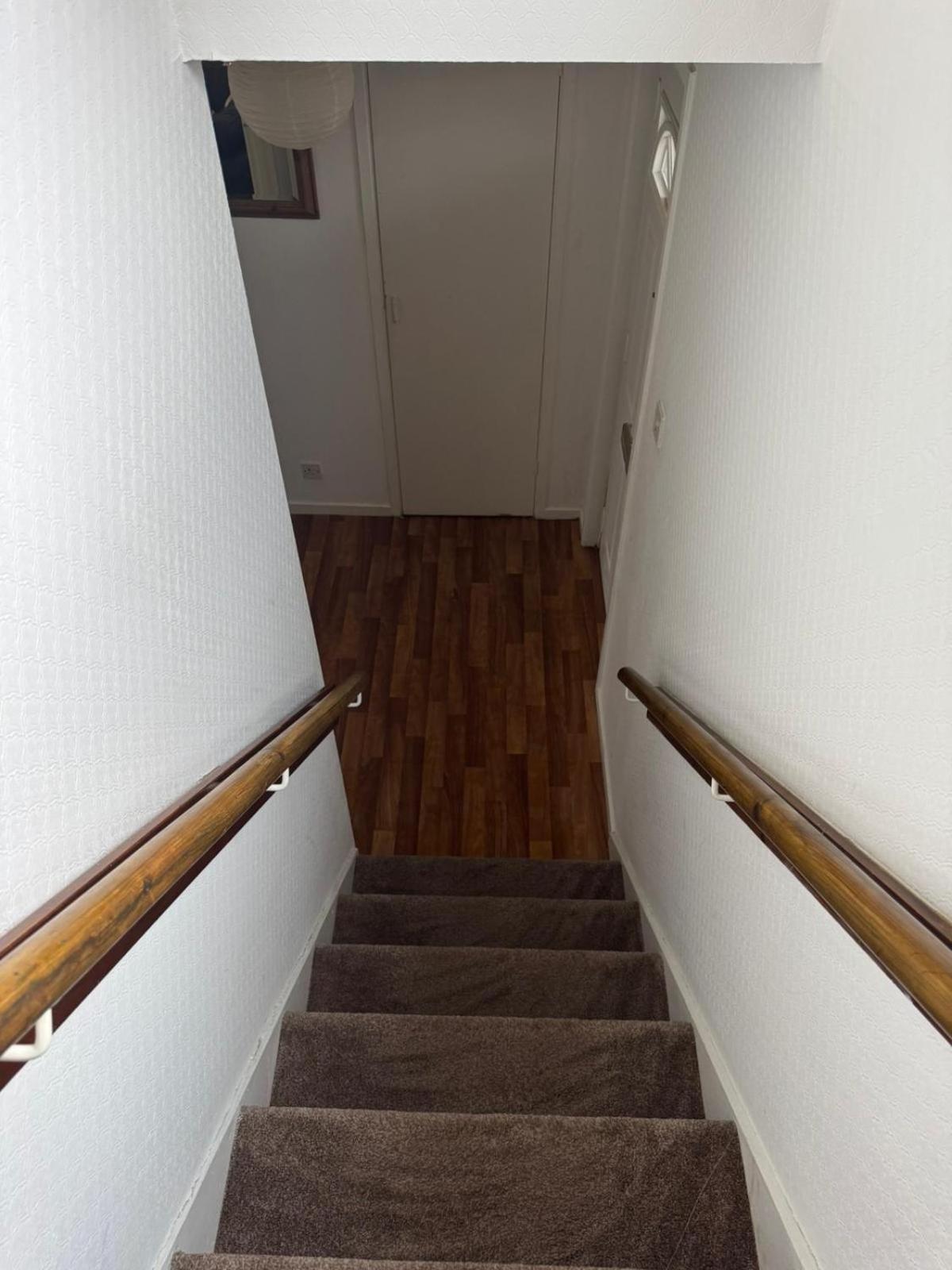 Large 2 Bedroom House Wombridge Buitenkant foto