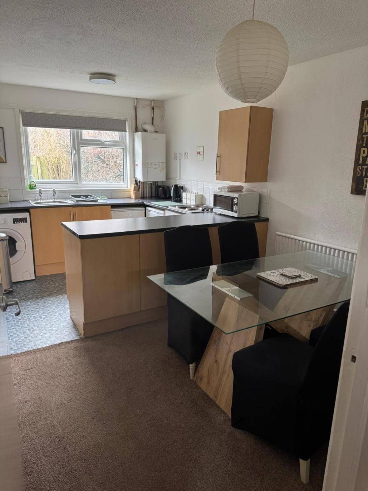 Large 2 Bedroom House Wombridge Buitenkant foto